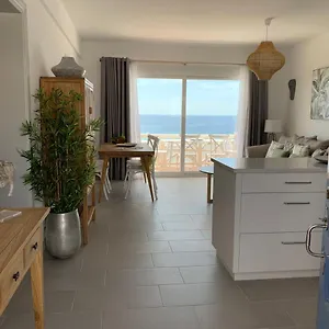 En Playa Santo Tomas Es Migjorn Gran